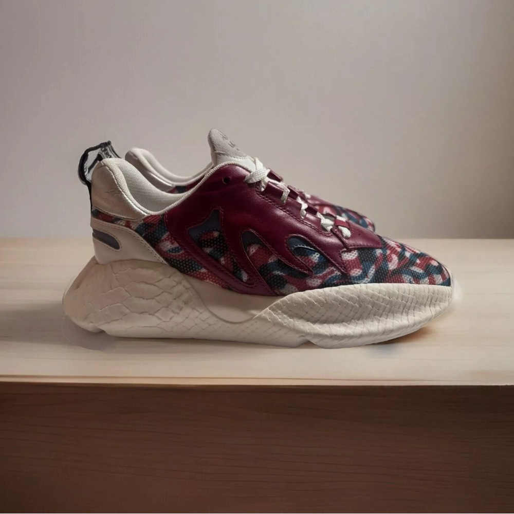 NWT $470 roberto cavalli Holographic Viper Sneakers. Made In italy .